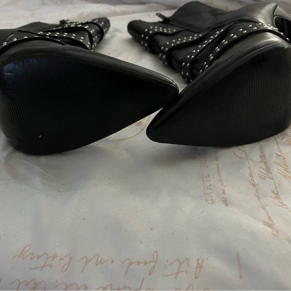 Studded Black Leather Boots
***No BOX***
one scuff mark noted by back heel - Picture 6 of 7